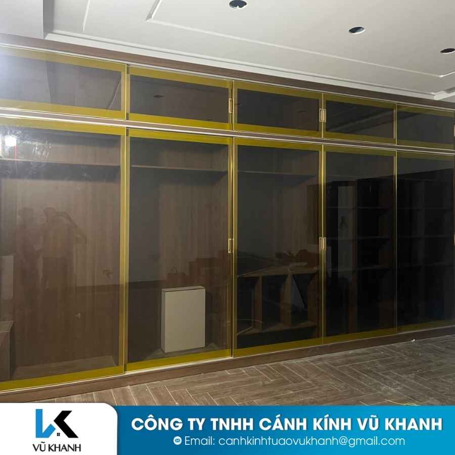 CÁNH KÍNH TỦ ÁO VŨ KHANH
