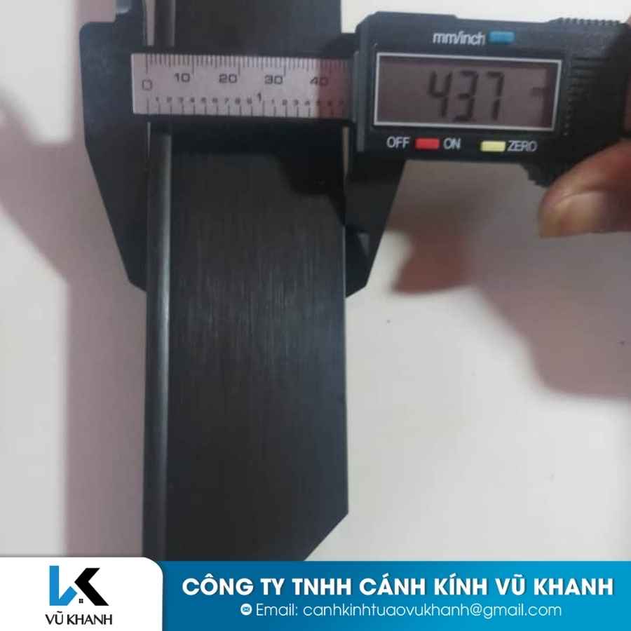 CÁNH KÍNH TỦ ÁO VŨ KHANH