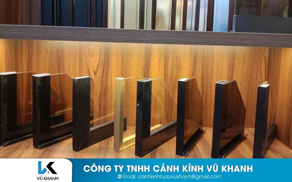 CÁNH KÍNH TỦ ÁO VŨ KHANH
