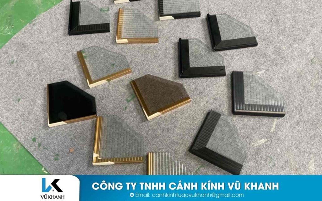 CÁNH KÍNH TỦ ÁO VŨ KHANH